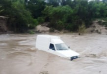 Veículo é arrastado pela correnteza ao tentar atravessar córrego em Flora Rica
