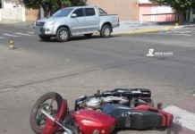 Acidente entre carro e motocicleta na Magid Zacharias em Dracena