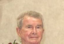 Antonio Possari é contemplado com a Kombi da Pousada Bom Samaritano