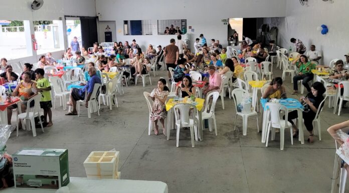 Servidores participam de sorteio de brindes e de torneio de truco