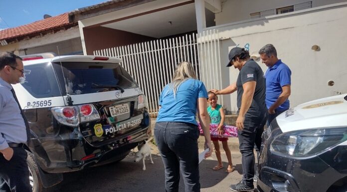 Polícia Civil atende cartinhas do Papai Noel e entrega presentes de Natal em Dracena
