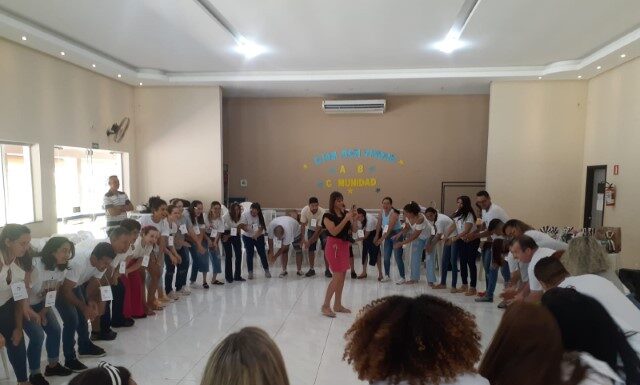 Grupo Mensageiros da Alegria teve encontro nesta tarde