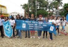 Passeata do Autismo reúne autoridades, estudantes e entidades com a participação da Deputada Valéria Bolsonaro