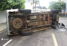 Batida seguida de tombamento foi registrada no Bairro Metrópole em Dracena