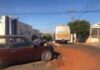 Carro e ônibus batem em esquina de Junqueirópolis