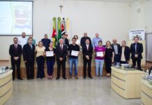 Profissionais de Educação Física são homenageados na Câmara Municipal de Dracena
