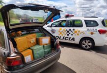 Veículo que tinha produtos de contrabando bate em caminhão de Dracena e capota em seguida