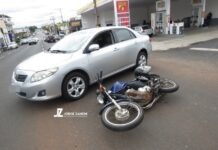Acidente entre carro e moto na Avenida José Bonifácio