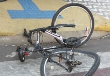 Acidente entre motocicleta e bicicleta deixa dois feridos no centro de Dracena