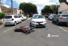 Veículo dirigido na contramão de direção provoca acidente com moto no centro de Dracena