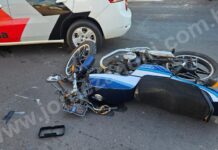 Acidente entre carro e motocicleta na Av. Rui Barbosa deixa uma pessoa ferida