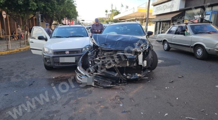 Acidente envolve três veículos na Presidente Vargas em Dracena