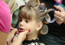 Adultização infantil: Quando a infância é roubada, o futuro sofre (por Cidinha Pascoaloto)