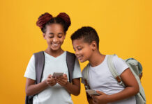 O Mundo Digital na Mente da Criança: Uma Perspectiva Psicológica (por Cidinha Pascoaloto)