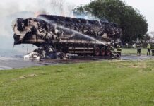 Carreta é destruída por incêndio na SP-294 em Tupi Paulista